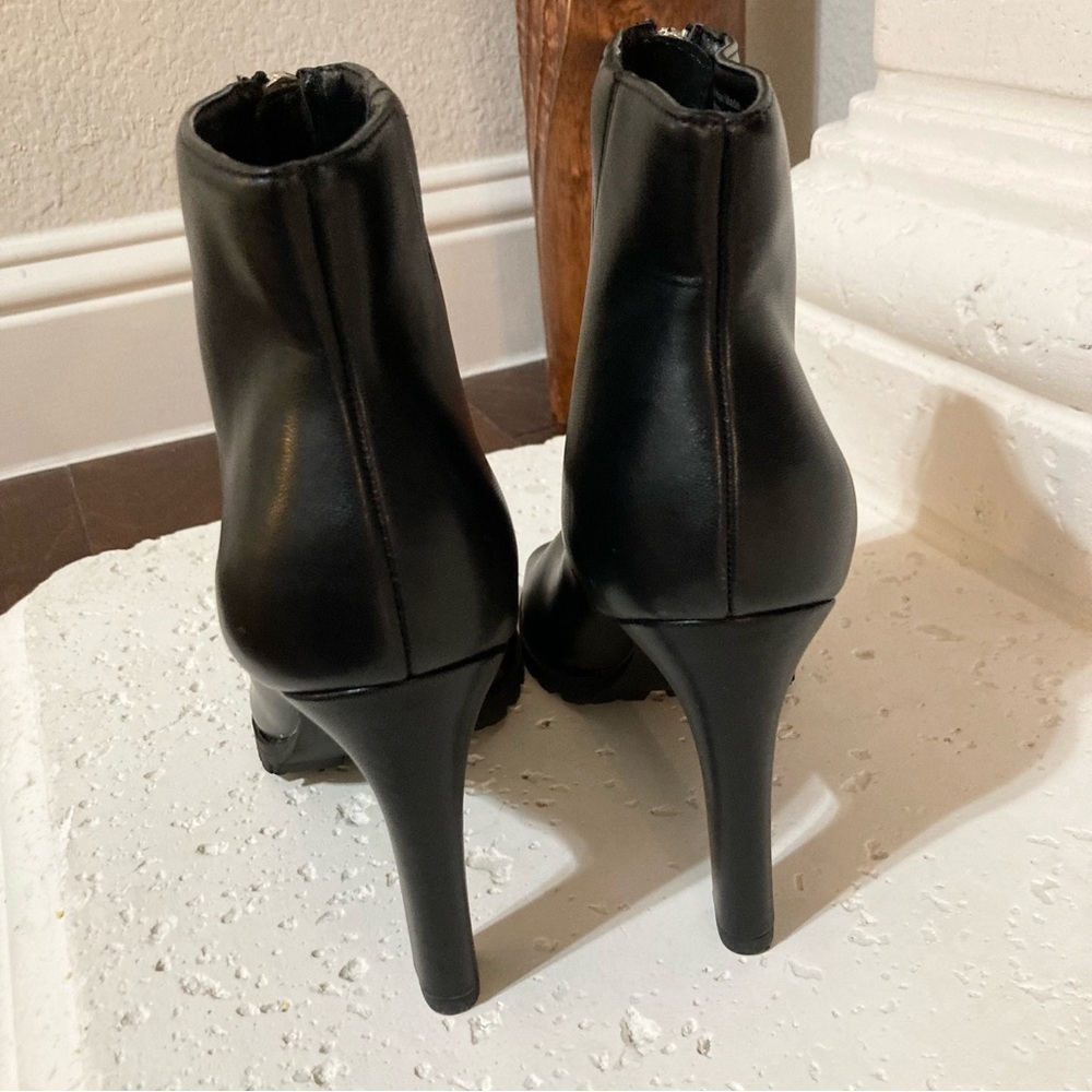 NEW Black Booties Peep Open Toe Bar III Ankle Boots Zip Size 7.5- 8 - Picture 6 of 11